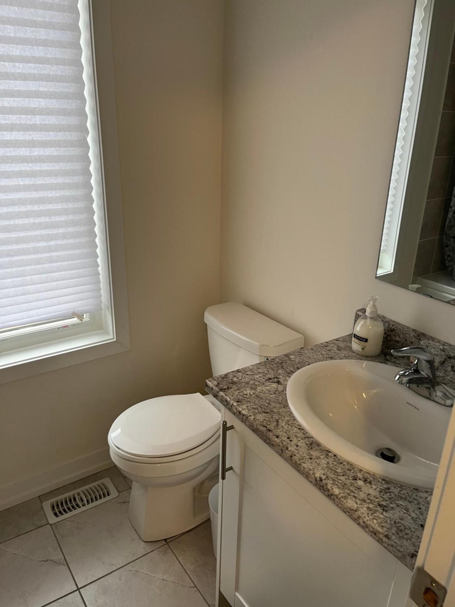 Luxury Brand New Townhouse In Ontario *