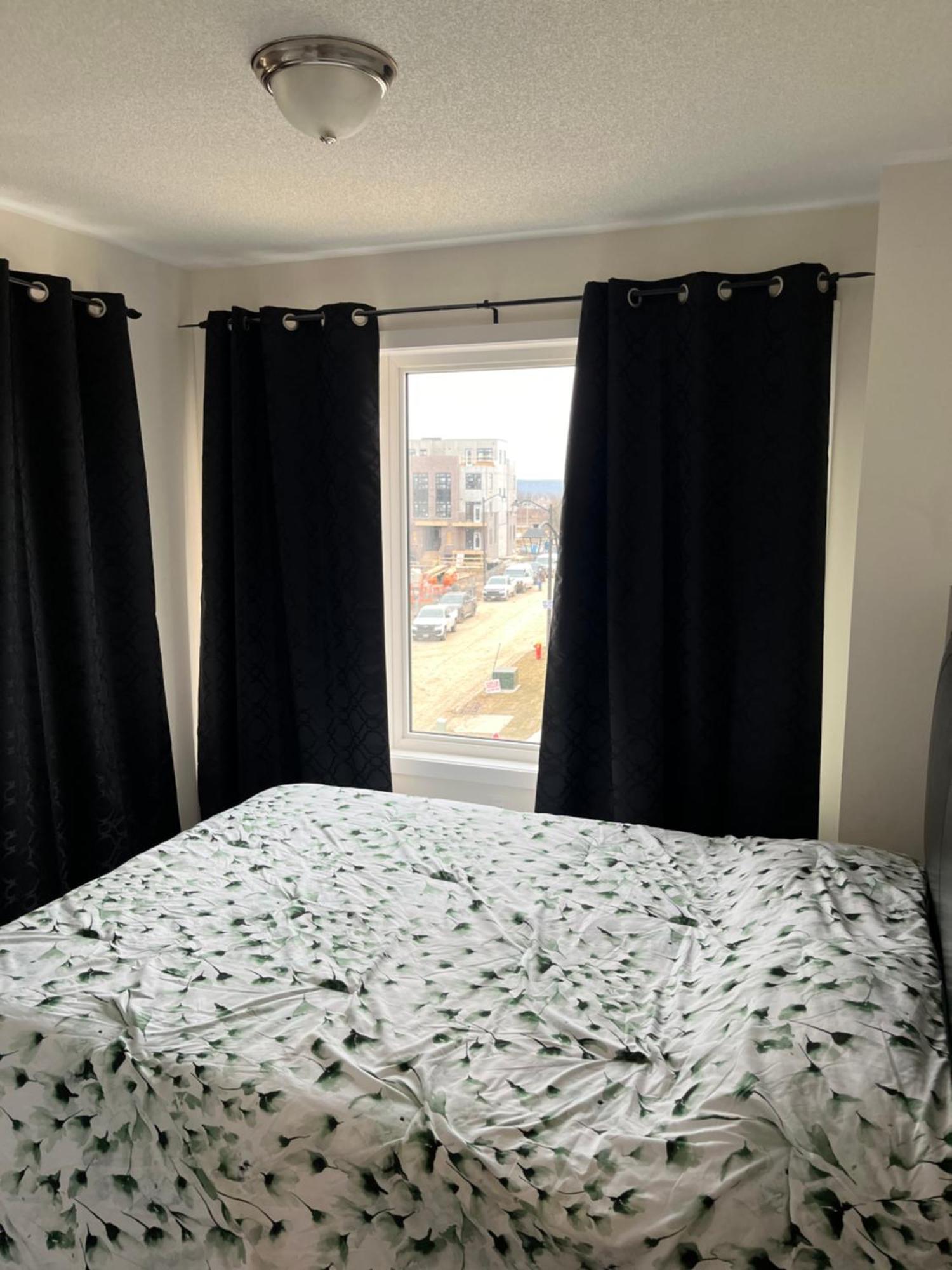 Luxury Brand New Townhouse In Ontario Apartment *