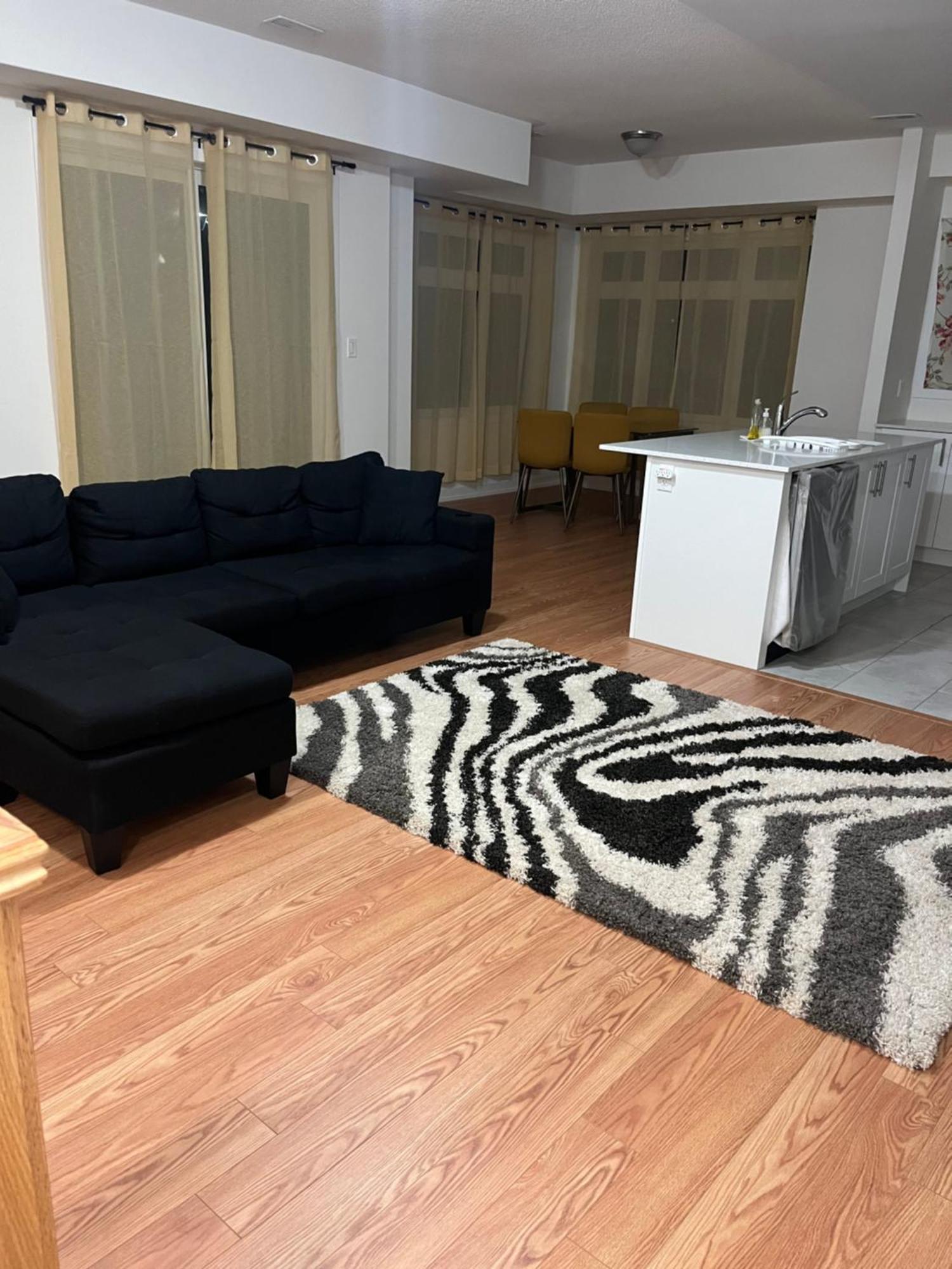 Luxury Brand New Townhouse In Ontario Apartment Milton