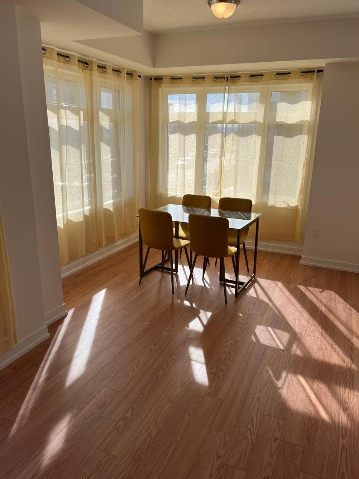 Luxury Brand New Townhouse In Ontario Milton