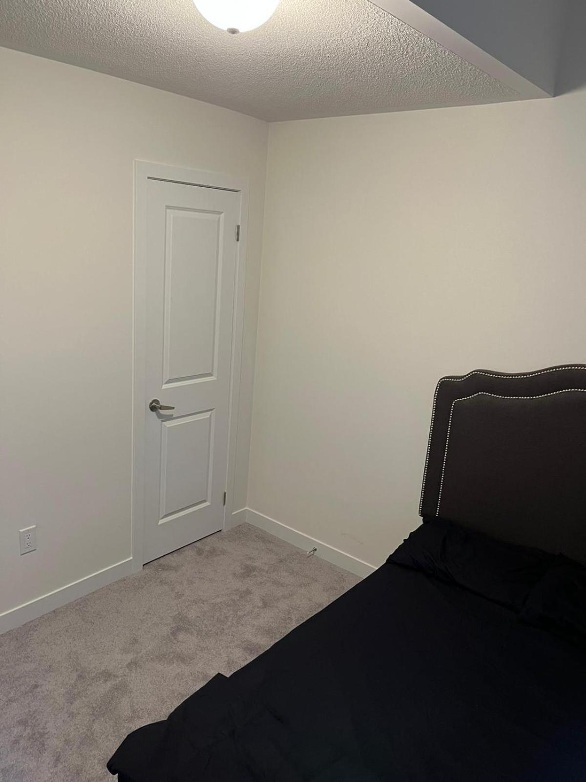 Luxury Brand New Townhouse In Ontario Apartment *